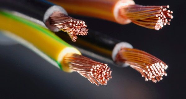 Entalcadora para cables